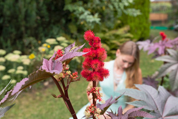 Frau im Garten