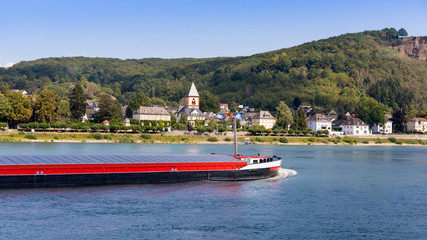 Blick auf Erpel vom Remagener Ufer