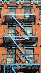 New York City, Manhattan: Typische Altbau-Fassaden mit Feuerleitern
