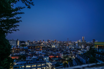 横浜みなとみらいの夜景（横浜市保土ヶ谷区から）