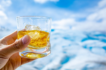 パタゴニアの氷河ウィスキー