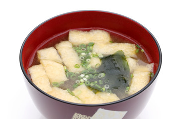 味噌汁　油揚げ