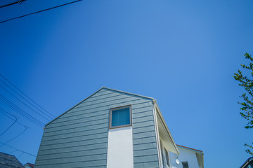 仙台荒井の街並みと青空