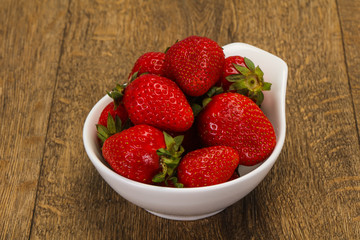 Sweet strawberry in the bowl