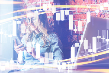 Obraz premium Candlestick chart in foreground. In background woman sits in cafe on windowsill, uses smartphone. On table is laptop and notebook.