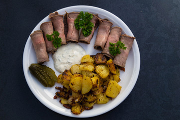 Roastbeef mit Bratkartoffeln