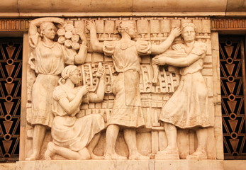 Bas-reliefs in the Moscow metro