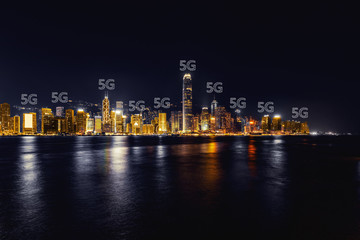 Obraz premium Koncepcja technologii 5g z tłem krajobrazów miast