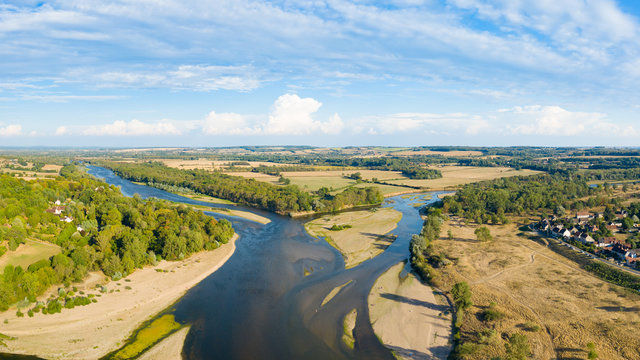 Le bec d'Allier, la Loire et l'Allier se rejoignent &agrave; Nevers