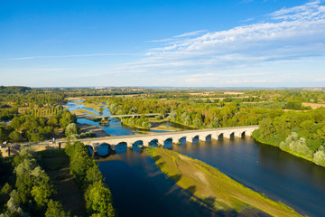 Vue globale sur le pont du Guétin à proximité du Bec d'Allier vers Nevers et la Loire