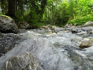 Das Wasser fließt