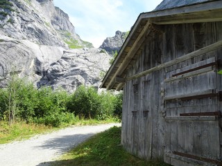 Fototapeta na wymiar Haus in den Bergen