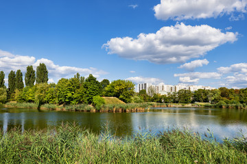 Lake in Park Szczesliwicki in Warsaw - obrazy, fototapety, plakaty