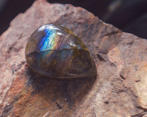labradorite gem specimen