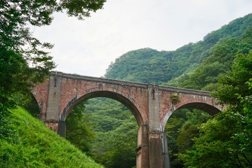 Fototapeta na wymiar 碓氷峠の鉄道橋