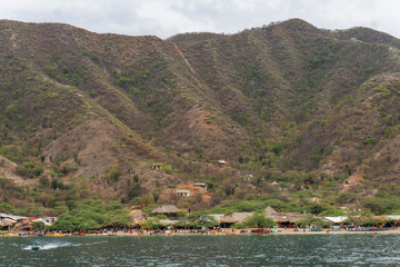 Dia nublado en playa de Santa Marta