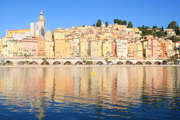 Fototapeta na wymiar Old town of menton with its beautiful colorful facades, France