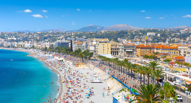 Promenade des Anglais in Nice (Nizza), France © Aleh Varanishcha