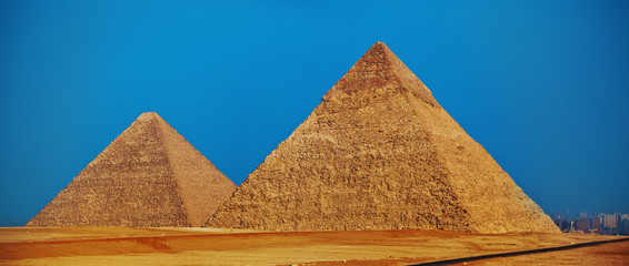 Fototapeta na wymiar pyramids giza
