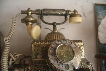 Fototapeta na wymiar Telefono antiguo articulo vintage
