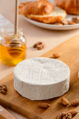 Camembert cream cheese, honey