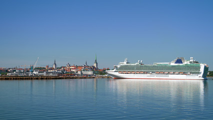 Fototapeta na wymiar Huge white cruise ship in the port of Tallinn, Estonia.