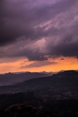 Obraz premium Beauty of clouds and nature in the western ghats in India.