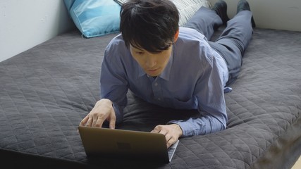 男性・パソコン