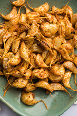 Garlic Fry or Tala Hua Lahsun in hindi, is a popular side dish or snacks from maharashtra, India