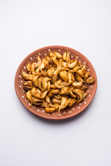 Garlic Fry or Tala Hua Lahsun in hindi, is a popular side dish or snacks from maharashtra, India
