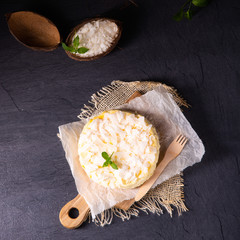 a simple quark coconut cake from the tin