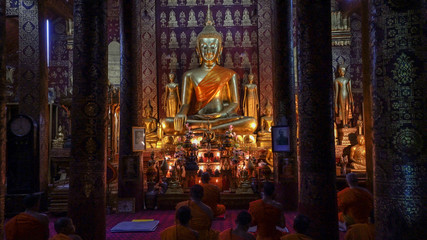 Fototapeta premium Wat Sensoukharam in Luang Prabang at night