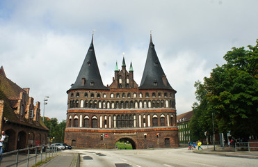 Obraz premium View of Holsten Gate or Holstentor in old town, beautiful architecture, Lubeck, Germany