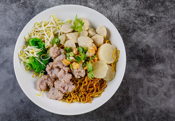 noodles with pork and meat balls