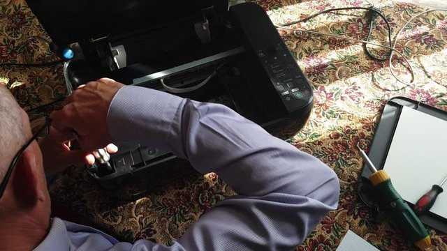 Fix a printer. The wizard repairs the printer. Repair Xerox. MFP repair.