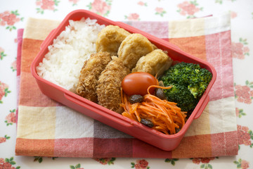 チキンフライとコロッケのお弁当　japanese lunch box 