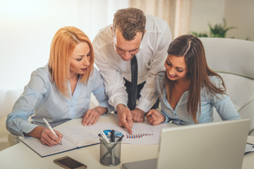 Obraz premium Finding Possible Solutions