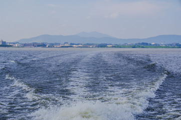 霞ヶ浦の観光船から見る筑波山