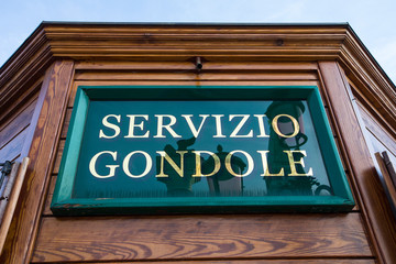 Obraz premium Servizio Gondole Sign in Venice