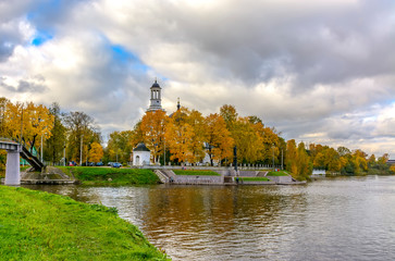 Church and monument to Alexander Nevsky at the confluence of the river Izhora in the Neva.