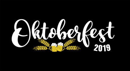 Hand sketched Welcome to Oktoberfest 2019 quote as header. Vector illustration of Munich´s beer festival. Drawn Wiesn lettering for poster, banner, invitation. 