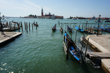 Fototapeta na wymiar gondolas on the pier near Piazza San Marco