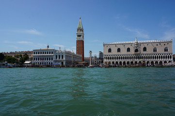Fototapeta na wymiar panorama of Venice. view from the lagoon