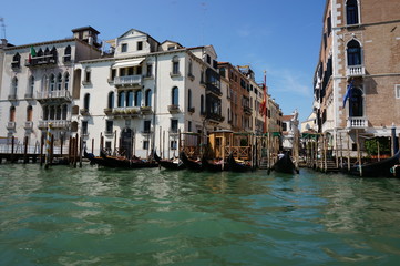 Fototapeta na wymiar historic facades of old houses on the Grand canal in Venice