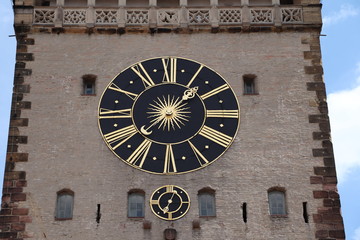 Schöne goldene Uhr, Gold,schwarz,Uhr,groß,rund,Turm