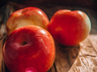 red apples on the table