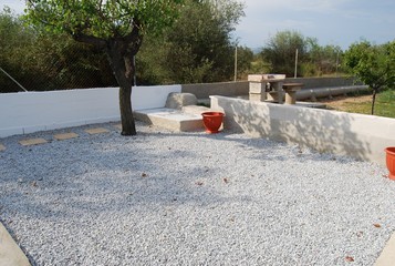 Garden Patio with Gravel Area