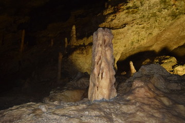 cave in cave