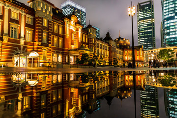 Fototapeta na wymiar 東京駅周辺の夜景