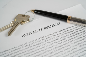 Rental agreement with house keys